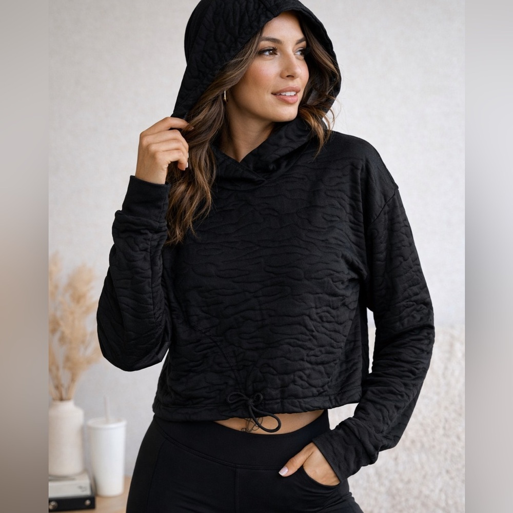 GAP Black Textured Cropped Hoodie Drawstring Hem Athleisure Cozy Size M